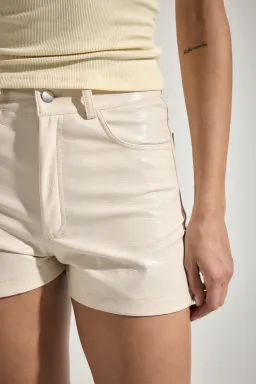 Short charol tiro alto de Audaz en Shorts para argentina