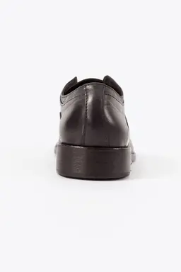 Calzado Ferrer Negro de Tascani en Zapatos para argentina
