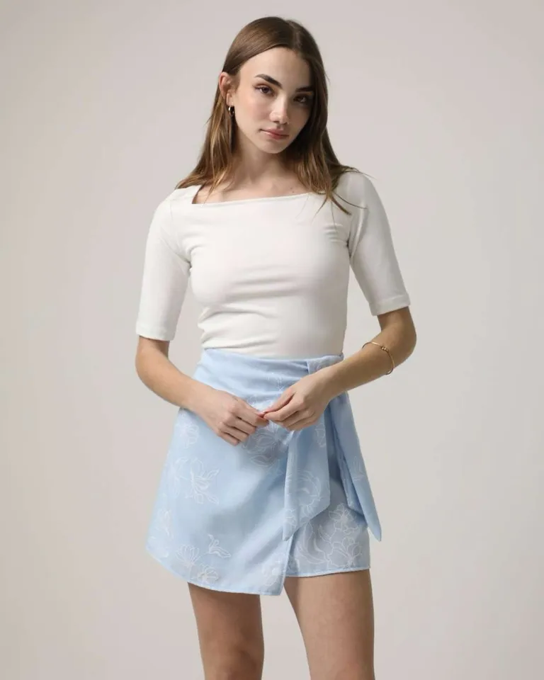 Remera de algodón y lycra con escote cuadrado y mangas 3/4 para mujer de Hesed en Remeras para argentina