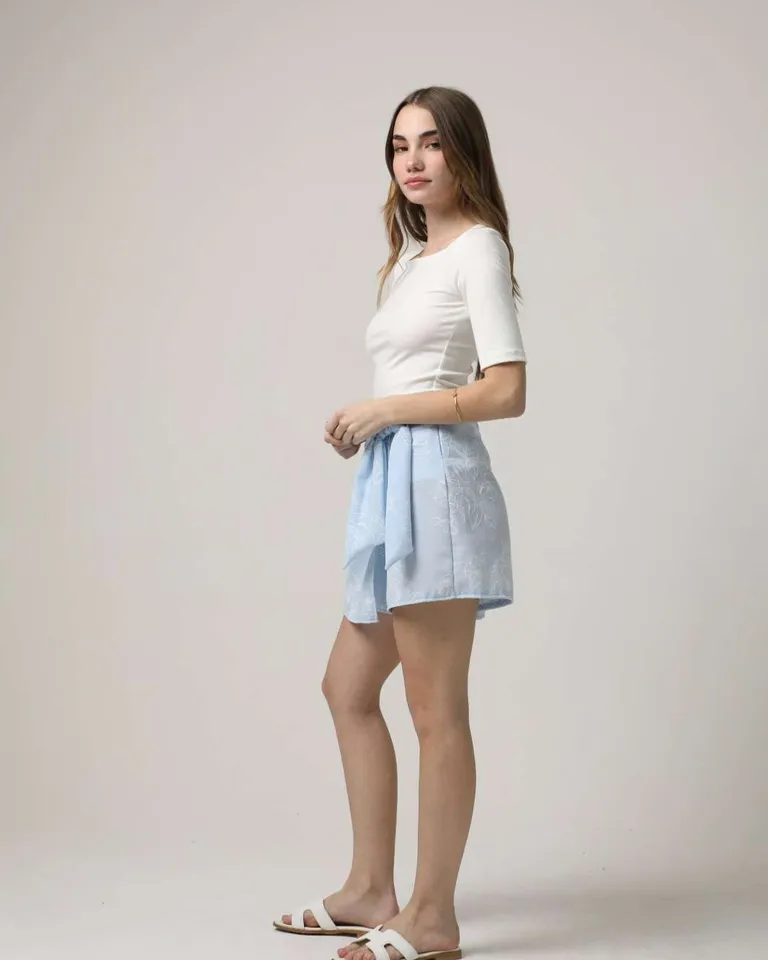 Remera de algodón y lycra con escote cuadrado y mangas 3/4 para mujer de Hesed en Remeras para argentina