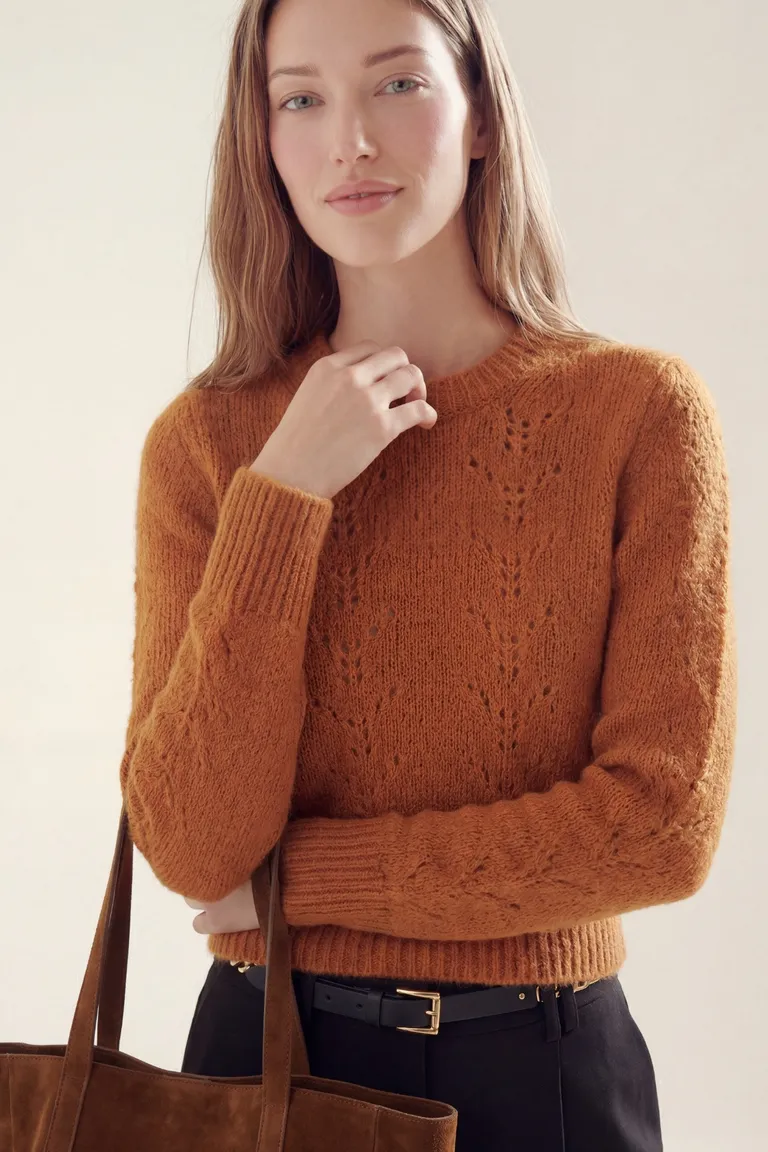 Sweater tejido de punto con cuello redondo y mangas largas de Akiabara en Buzos y Sweaters para argentina