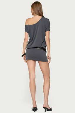 Mini vestido sevie hombros descubiertos de Edikted en Vestidos para argentina