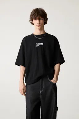 Buzo manga corta elektrikal de Pull&Bear en Buzos y Sweaters para argentina