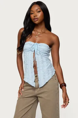 Top strapless texturizado con volados de Edikted en Tops para argentina