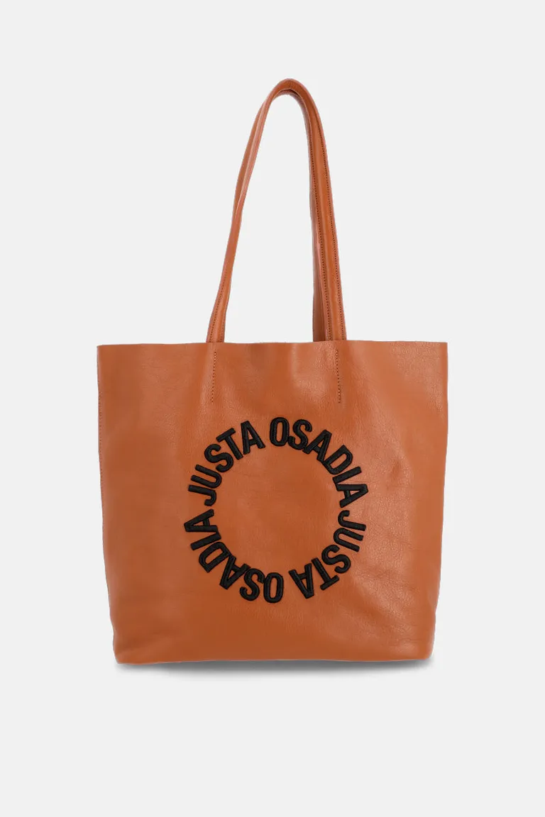 Cartera de cuero marrón con diseño personalizado y cierre interno de Justaosadia en Bolsos y Carteras para argentina