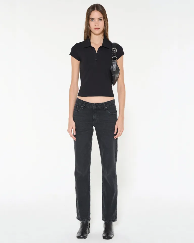 Pantalones rectos de tiro bajo en denim negro para mujer de Ay Not Dead en Pantalones para argentina