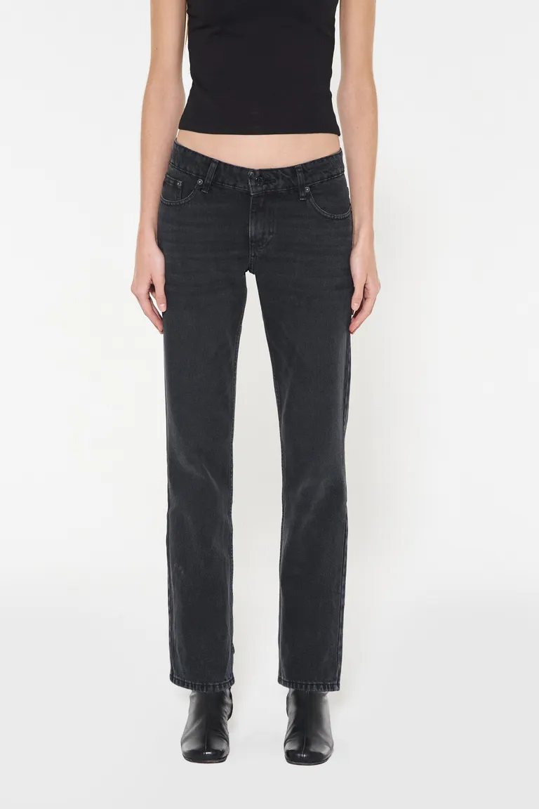 Pantalones rectos de tiro bajo en denim negro para mujer de Ay Not Dead en Pantalones para argentina