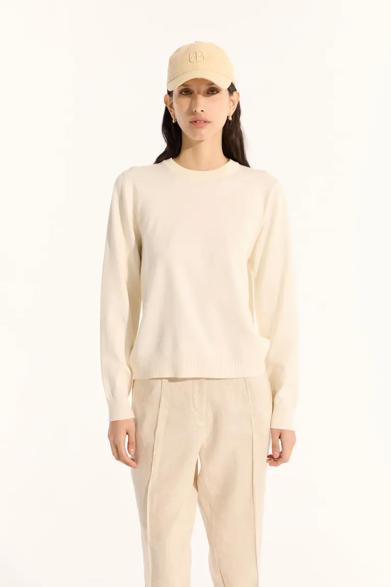 Sweater de calce básico en tono beige con detalles en la espalda de Portsaid en Buzos y Sweaters para argentina