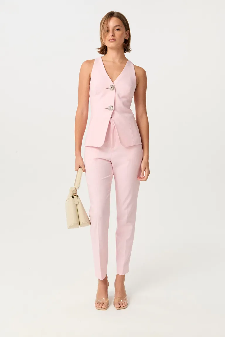 Chaleco de vestir rosa en estilo sastre con detalles metálicos exclusivos de Markova en Chalecos para argentina