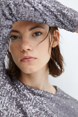 Top crop lentejuelas manga larga de Mango en Tops para argentina
