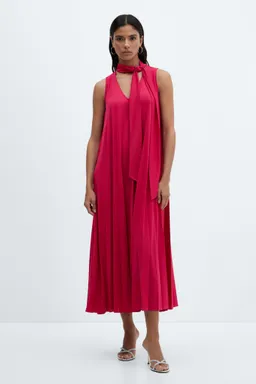 Vestido midi plisado de Mango en Vestidos para argentina