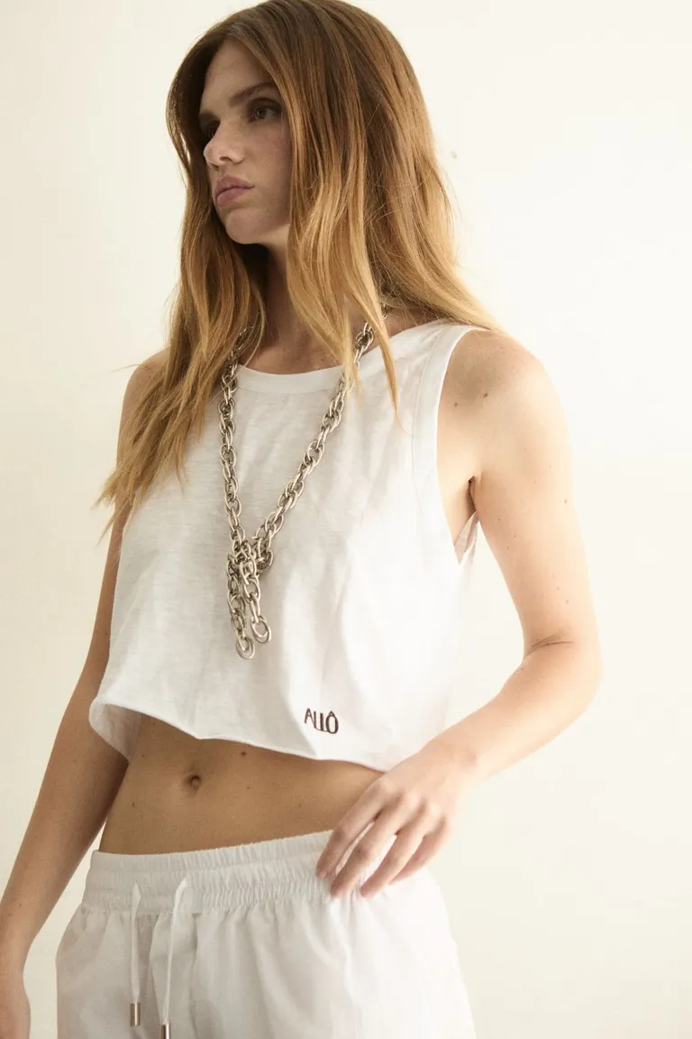 Top blanco elegante y versátil para mujer de Allo Martinez en Tops para argentina