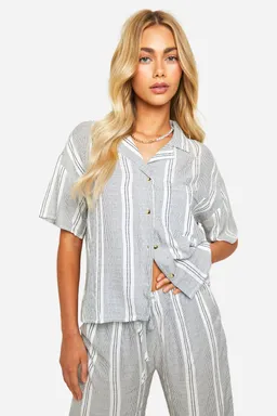 Camisa lino rayada relaxed fit de Boohoo en Camisas para argentina
