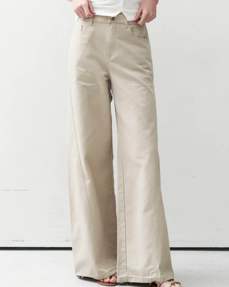 Pantalón wide leg de tiro alto con recorte lateral y bolsillos funcionales de Sky en Pantalones para argentina