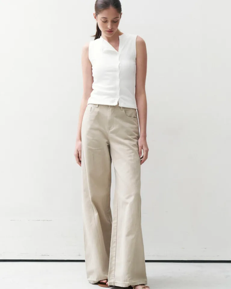 Pantalón wide leg de tiro alto con recorte lateral y bolsillos funcionales de Sky en Pantalones para argentina