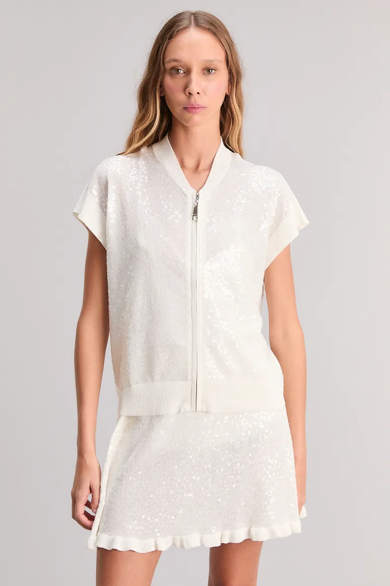 Chaleco oversize blanco con apliques de lentejuelas y detalles en rib de Kosiuko en Chalecos para argentina