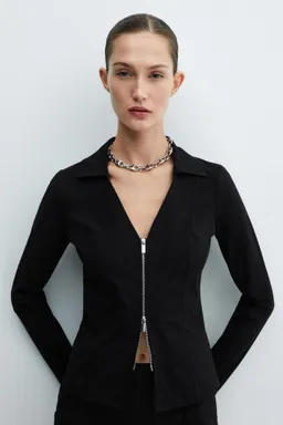 Chaqueta entallada con cremallera de Mango en Chaquetas para argentina