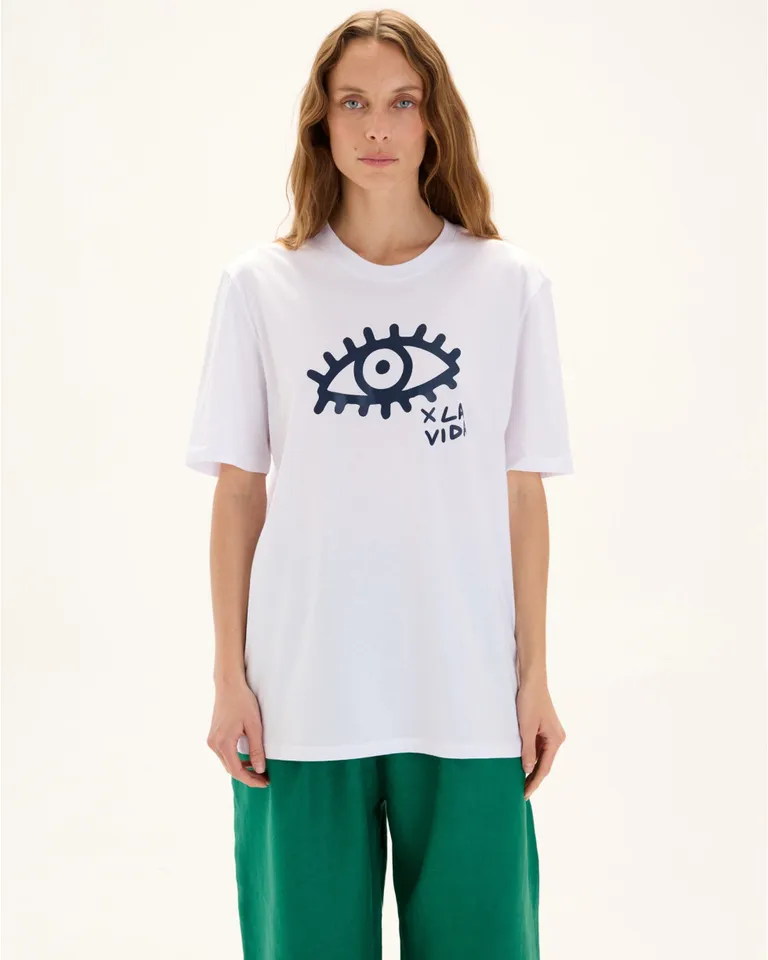 Remera de mujer con estampa de acción solidaria en color blanco de Blue Sheep en Remeras para argentina