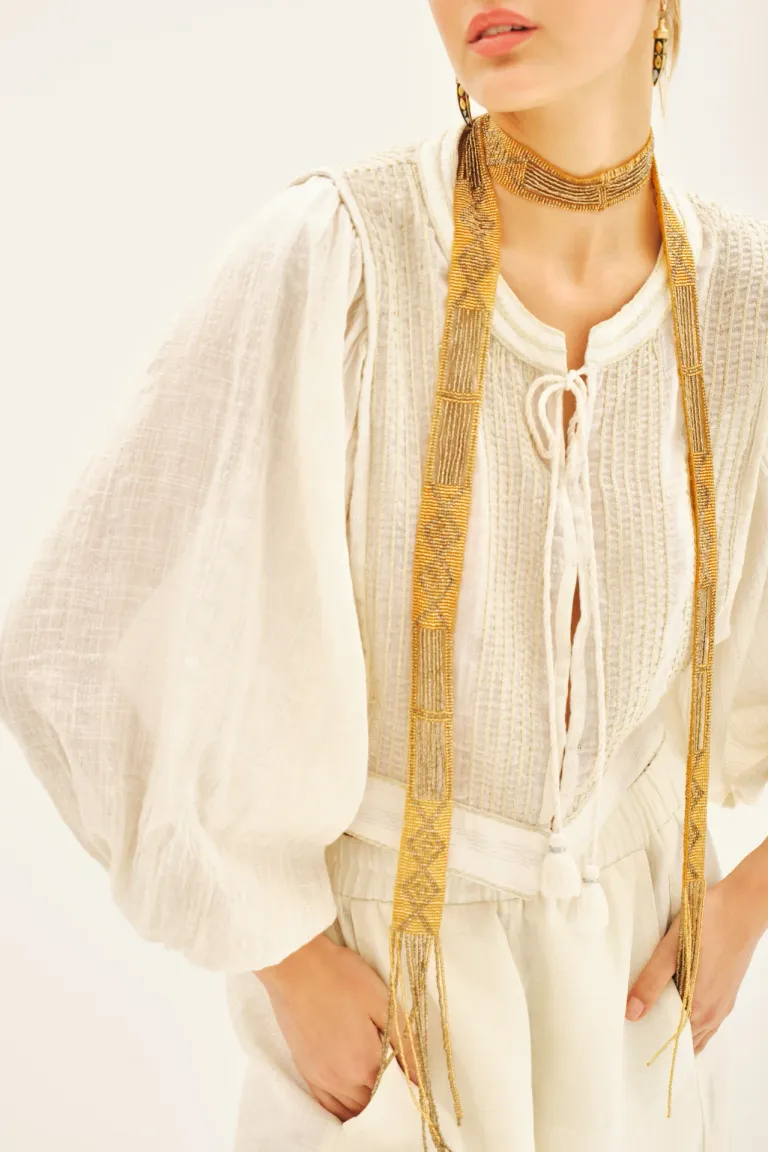Camisa blanca de corte regular con detalles dorados de Rapsodia en Camisas para argentina