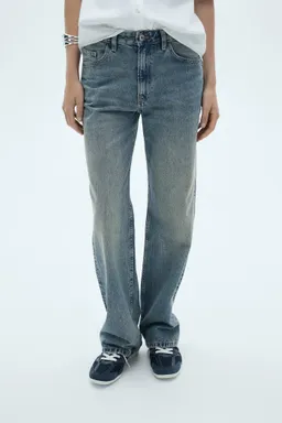 Jeans miami rectos tiro medio de Mango en Pantalones para argentina