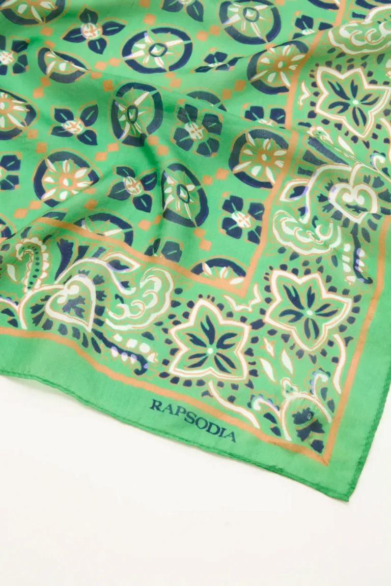 Pañuelo cuadrado de seda con diseño exclusivo de Rapsodia en Bufandas y Pañuelos para argentina