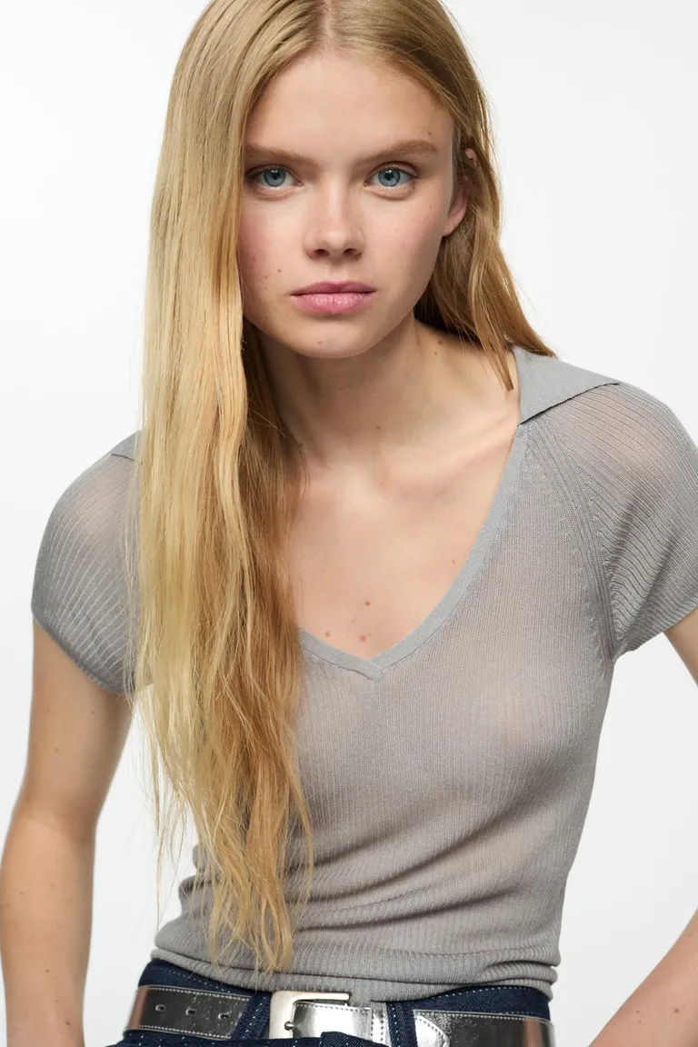 Remera semitransparente cuello polo de Mango en Remeras para argentina
