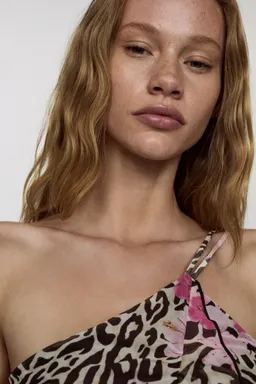 Vestido fruncido leopardo de Mango en Vestidos para argentina