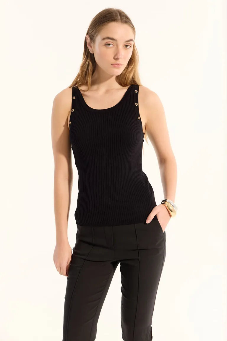 Suéter de tejido elástico con remaches decorativos en las sisas de Portsaid en Buzos y Sweaters para argentina