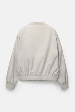 Campera bomber ligera de Pull&Bear en Abrigos y Camperas para argentina