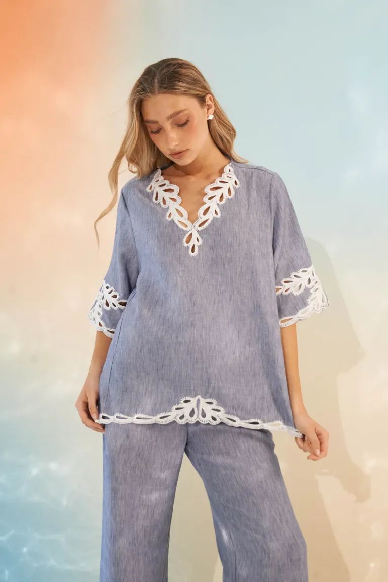 Blusa con bordados y mangas cortas para mujer en tono gris de Apricot en Blusas para argentina