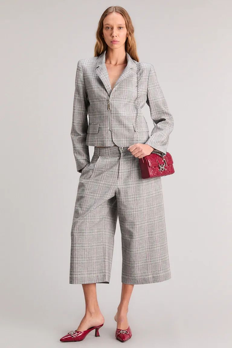 Chaqueta gris de vestir con solapa y cierre - diseño elegante y versátil de Kosiuko en Blazers para argentina