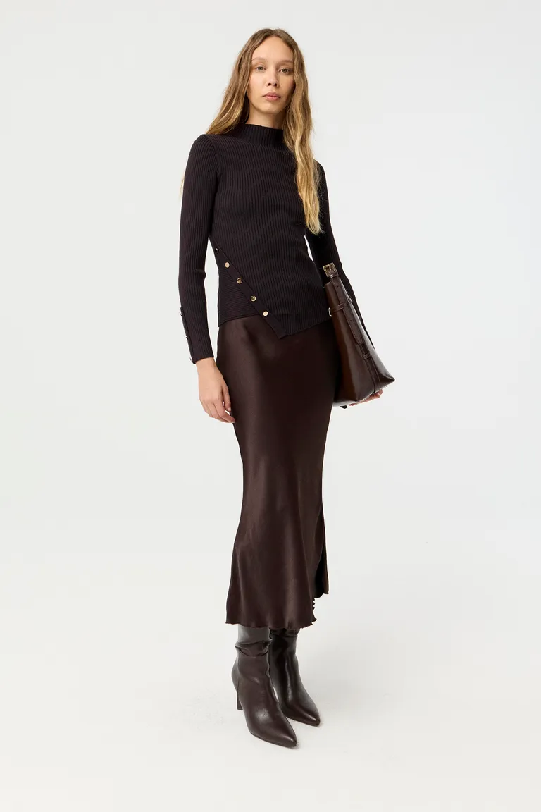 Polera de punto acanalado con manga larga y botones decorativos laterales de Markova en Remeras para argentina