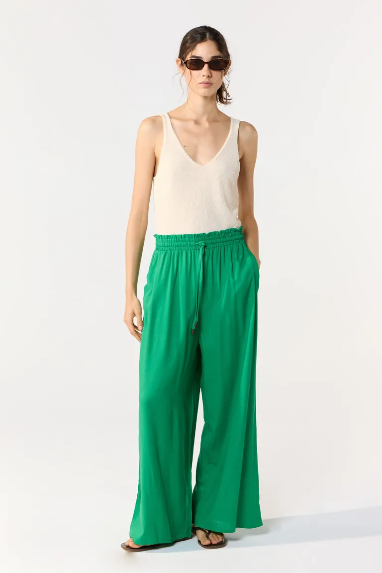 Pantalón Palazzo de Corte Ancho y Cintura Elástica de Cuesta Blanca en Pantalones para argentina