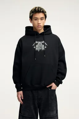 Sudadera capucha metallica calavera de Pull&Bear en Buzos y Sweaters para argentina