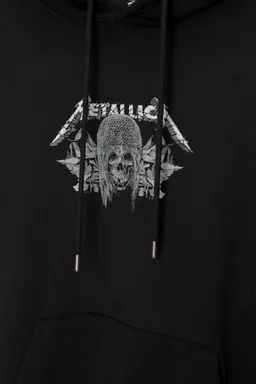 Sudadera capucha metallica calavera de Pull&Bear en Buzos y Sweaters para argentina