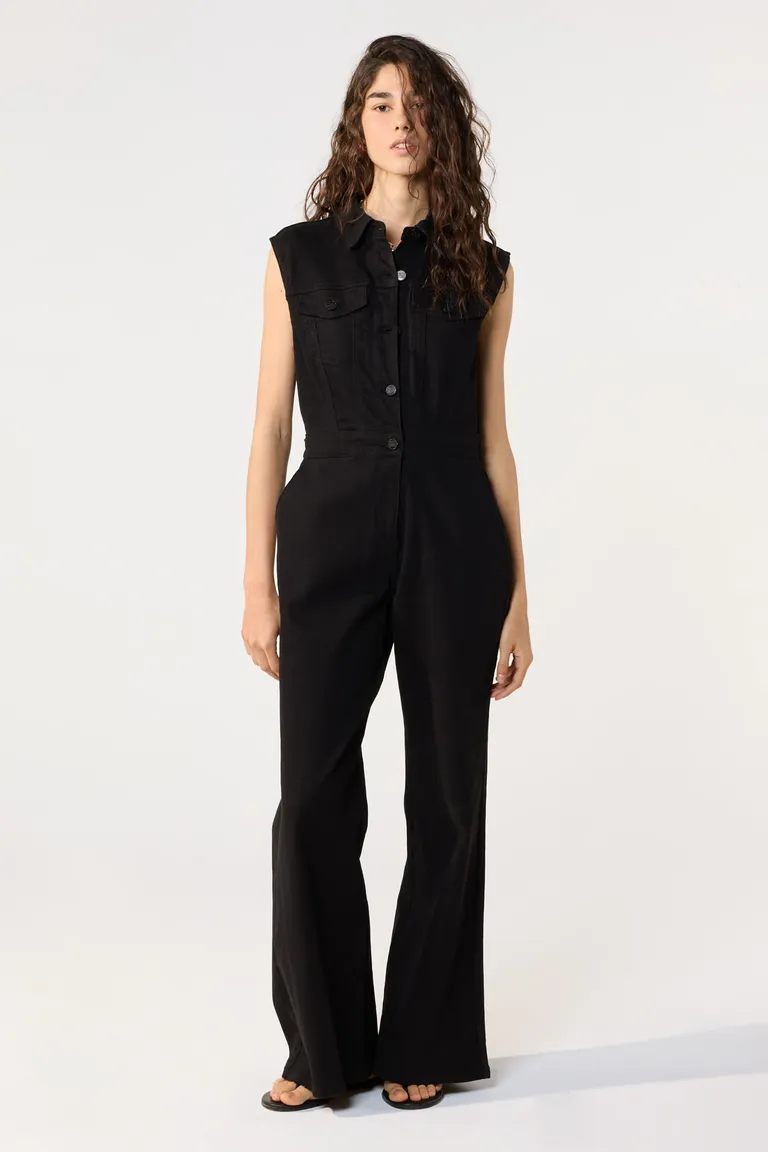 Elegante Mono de Corte Ajustado con Detalles Destacados de Cuesta Blanca en Monos para argentina