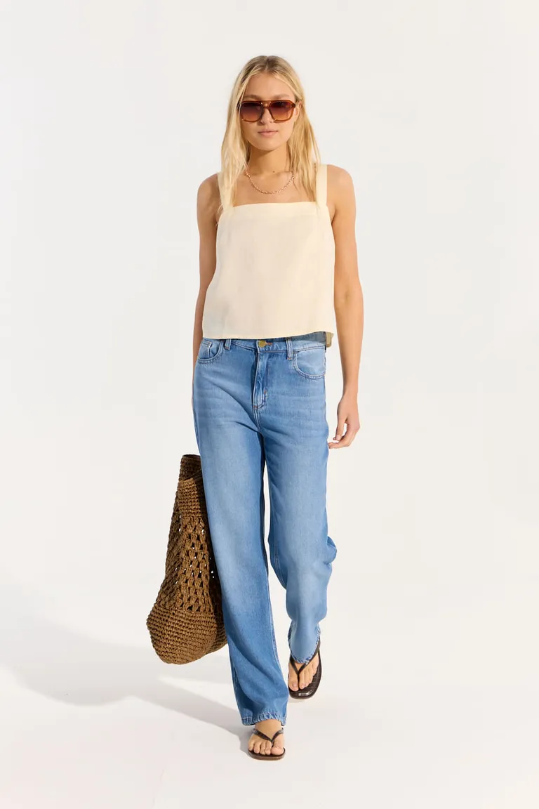 Top de lino en color beige, de corte regular y con detalle en la espalda de Portsaid en Tops para argentina