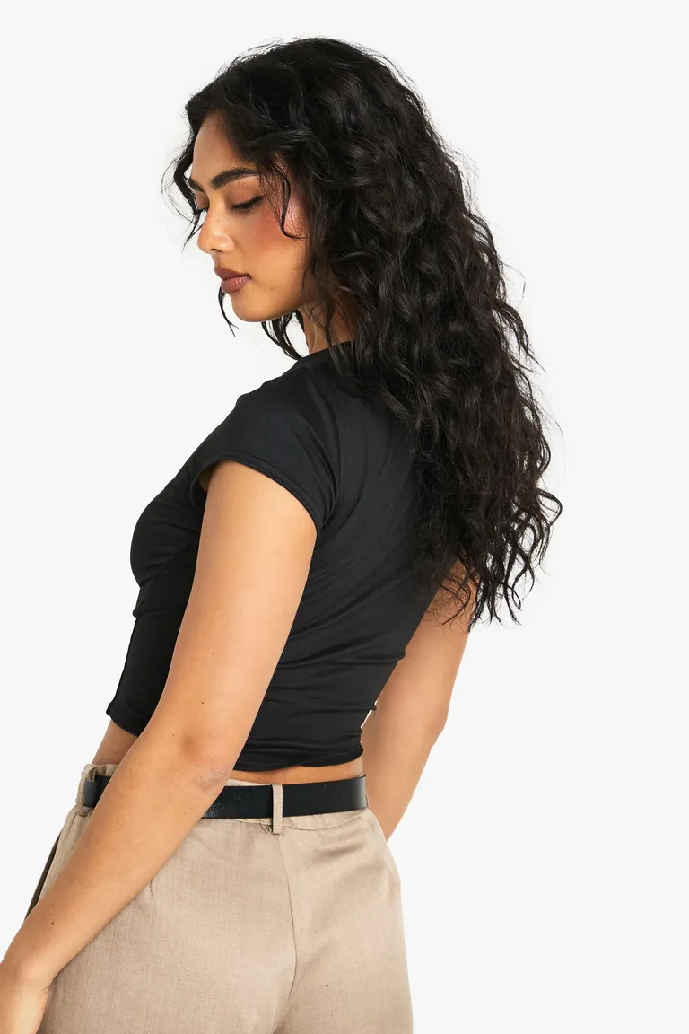 Remera ajustada manga corta suave de Boohoo en Remeras para argentina
