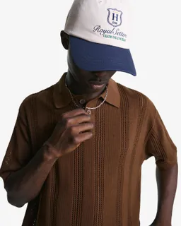 Polo texturado con calados de Bershka en Remeras y Polos para argentina