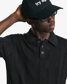 Polo texturado con calados de Bershka en Remeras y Polos para argentina