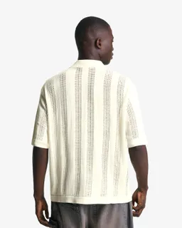 Polo texturado con calados de Bershka en Remeras y Polos para argentina