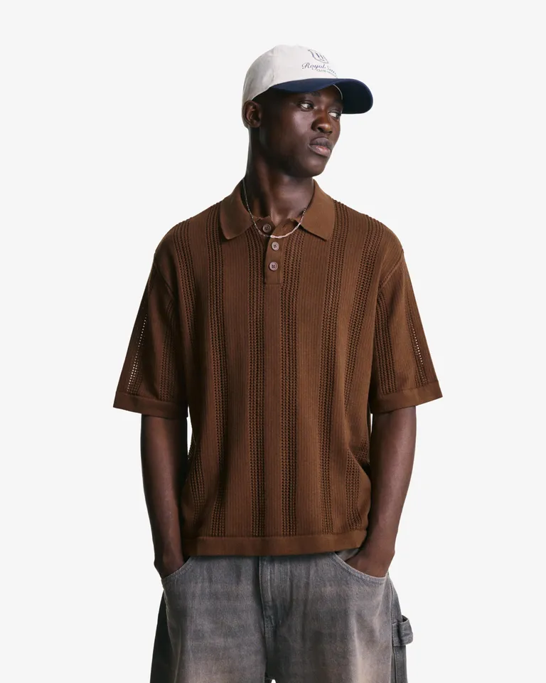 Polo texturado con calados de Bershka en Remeras y Polos para argentina