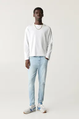 Jean carrot clásico de Pull&Bear en Pantalones para argentina