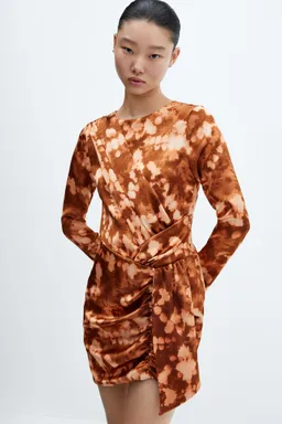 Vestido corto drapeado tiedye de Mango en Vestidos para argentina