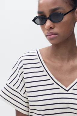 Remera rayas cuello pico de Mango en Remeras para argentina