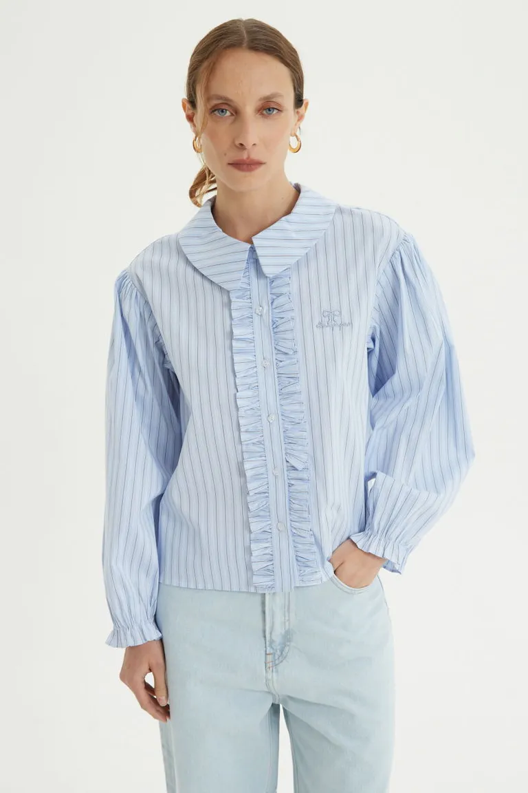 Camisa con cuello redondo y detalle de volados en cartera con mangas amplias de Las Pepas en Camisas para argentina