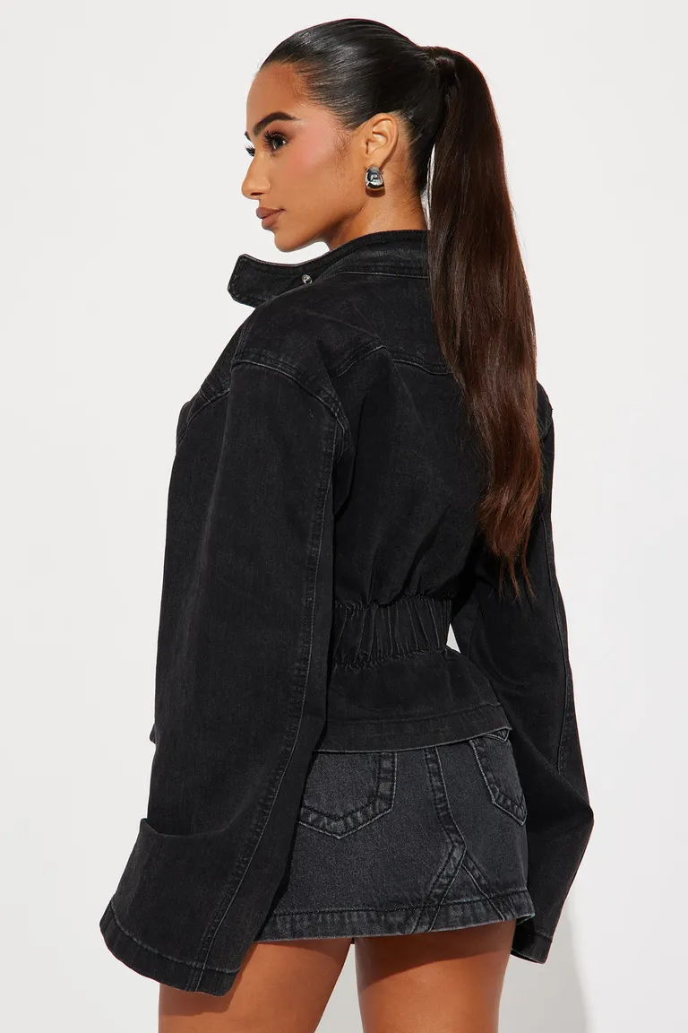 Campera denim moto sights de Fashion Nova en Chaquetas para argentina