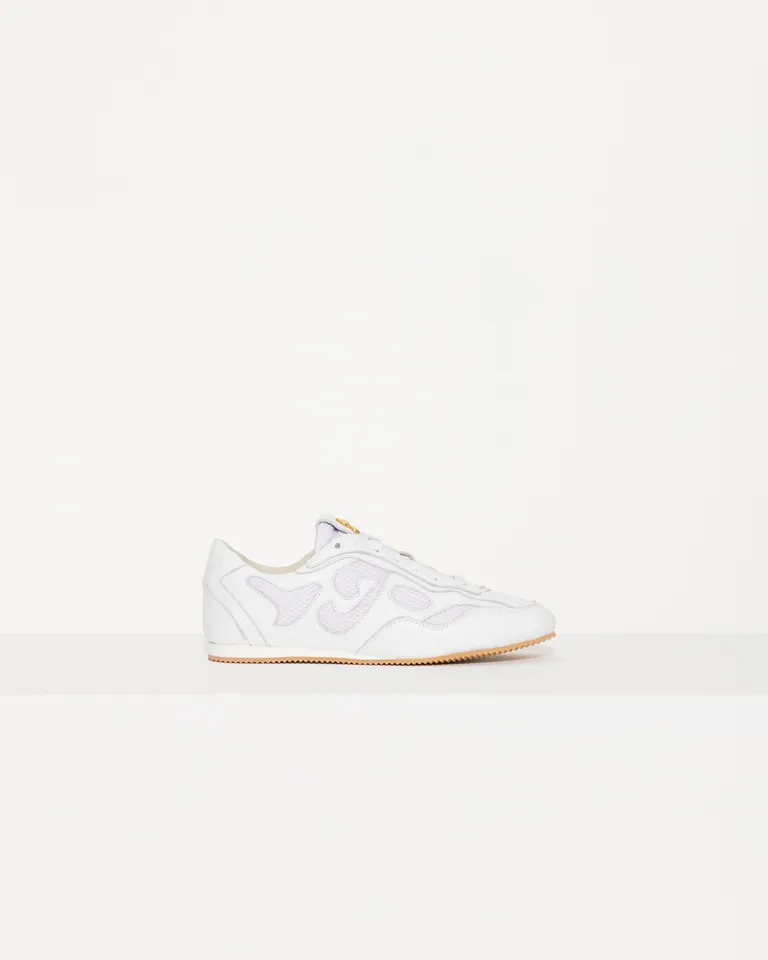 Zapatillas femeninas de cuero con detalles en malla y aplicación de hongo de Jazmin Chebar en Zapatillas para argentina