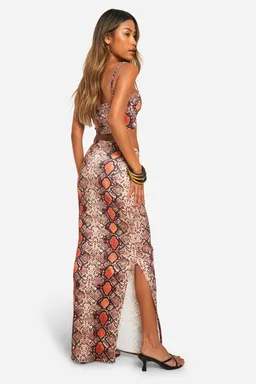 Maxi falda tacto suave serpiente de Boohoo en Faldas para argentina