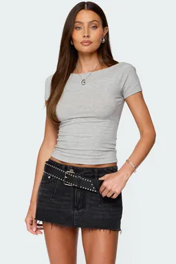 Top becca con cuello barco de Edikted en Tops para argentina